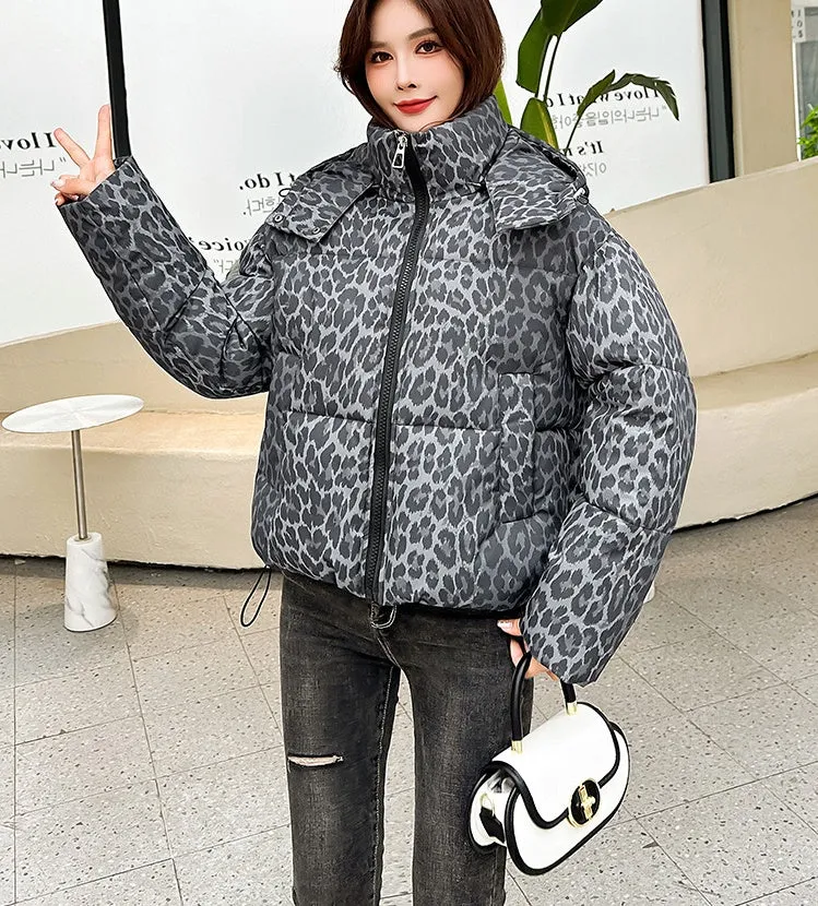 Stylish Quilted Puffer Jacket in Leopard Print for Women