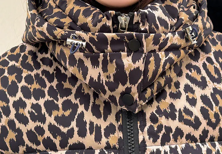 Stylish Quilted Puffer Jacket in Leopard Print for Women