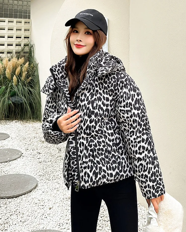 Stylish Quilted Puffer Jacket in Leopard Print for Women