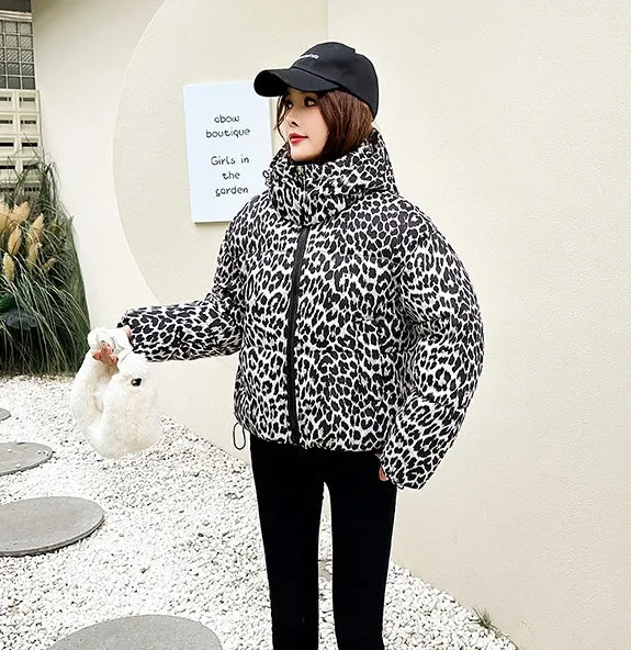 Stylish Quilted Puffer Jacket in Leopard Print for Women