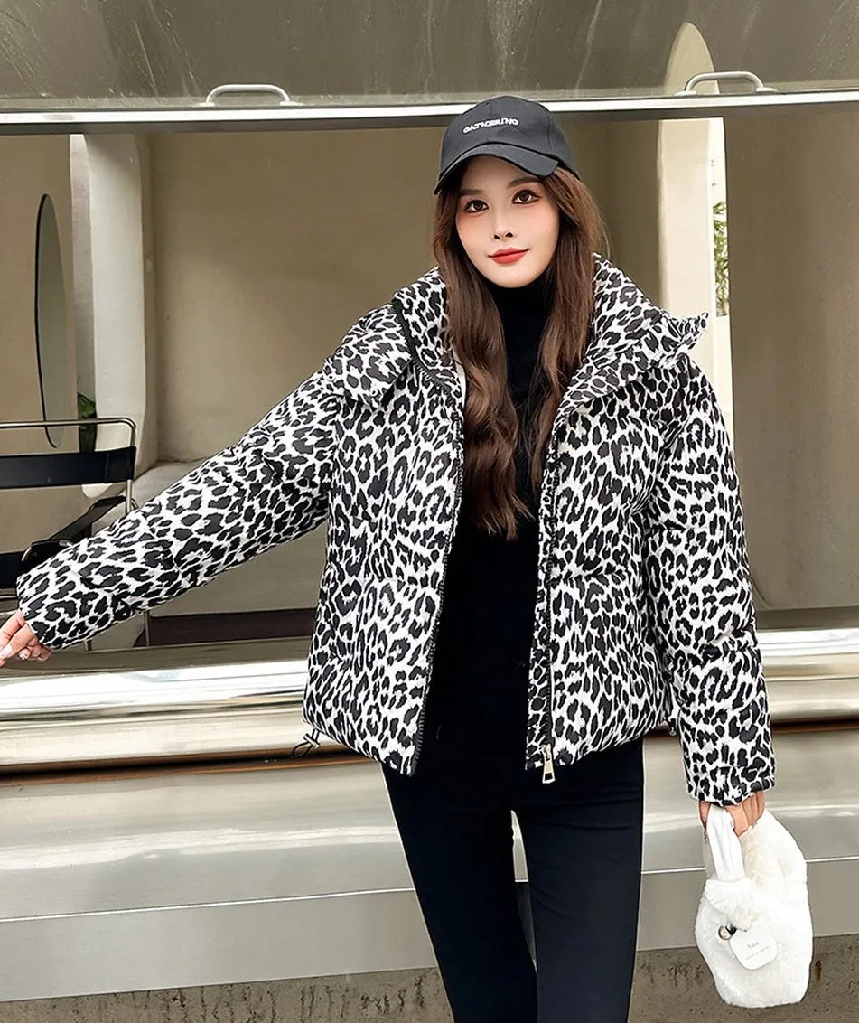 Stylish Quilted Puffer Jacket in Leopard Print for Women