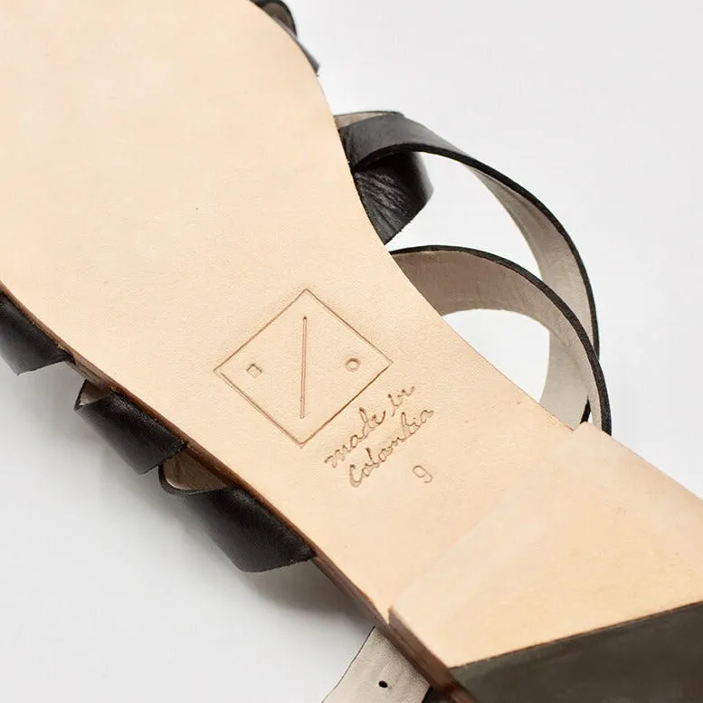 The Criss Cross Slide [Black]