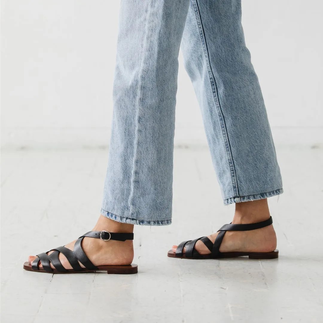 The Criss Cross Slide [Black]