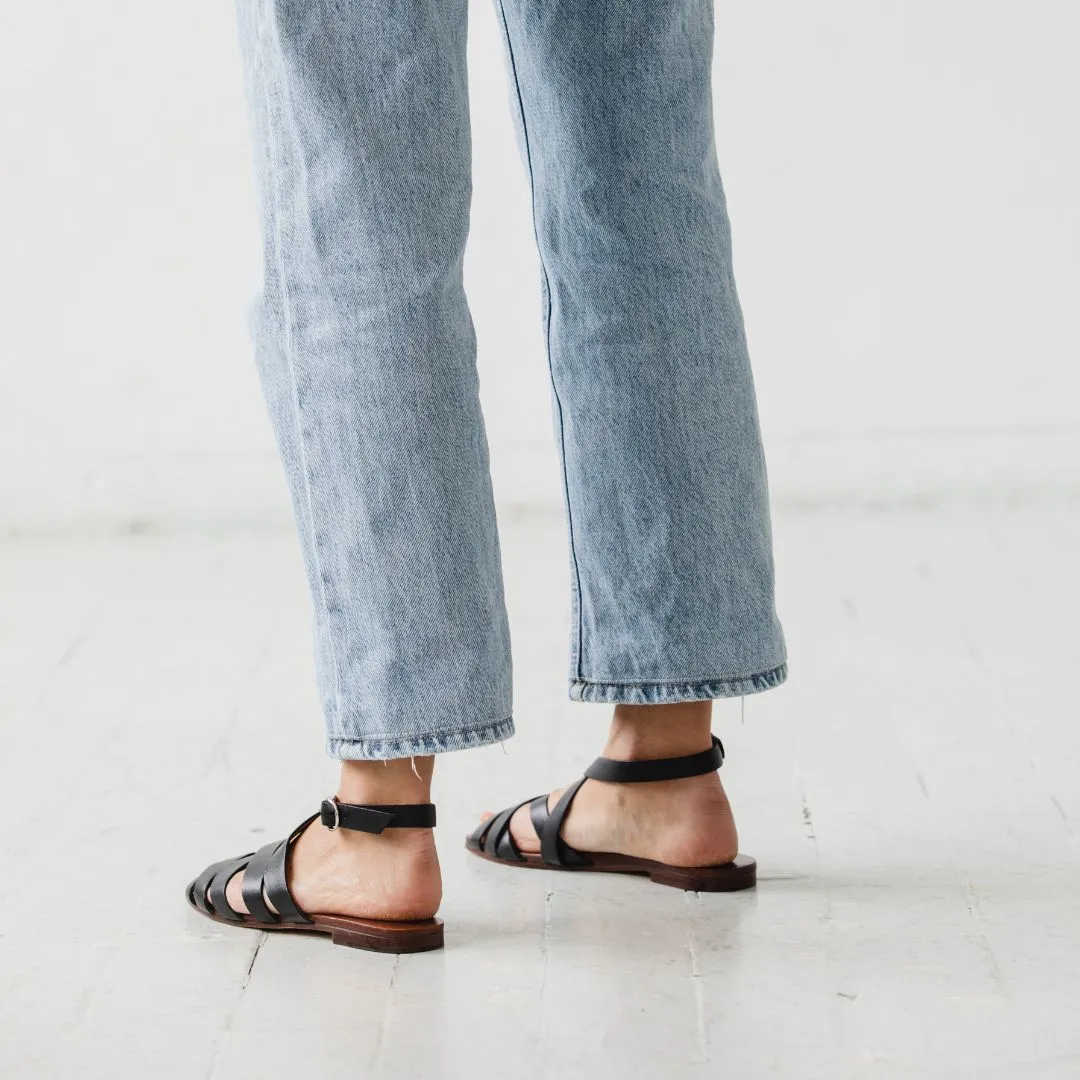 The Criss Cross Slide [Black]