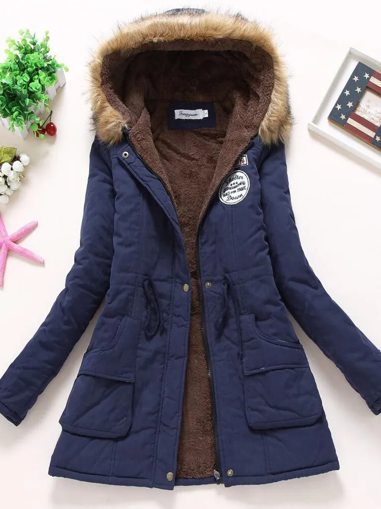 Theodora – Winterjacke mit Fellkapuze