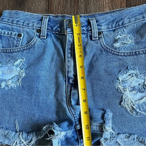 Vintage Levi’s  high waist rise denim jean mom cutoff shorts jorts 7 29” waist