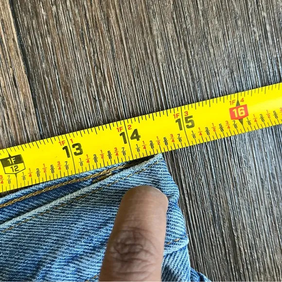 Vintage Levi’s  high waist rise denim jean mom cutoff shorts jorts 7 29” waist