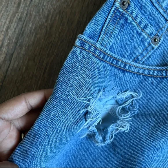 Vintage Levi’s  high waist rise denim jean mom cutoff shorts jorts 7 29” waist