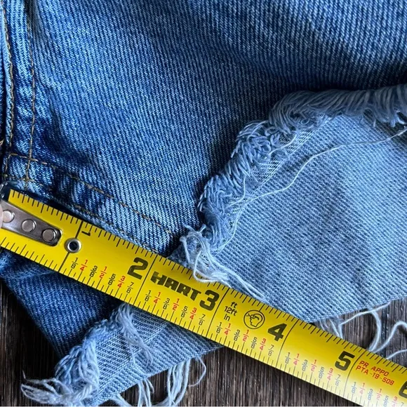 Vintage Levi’s  high waist rise denim jean mom cutoff shorts jorts 7 29” waist