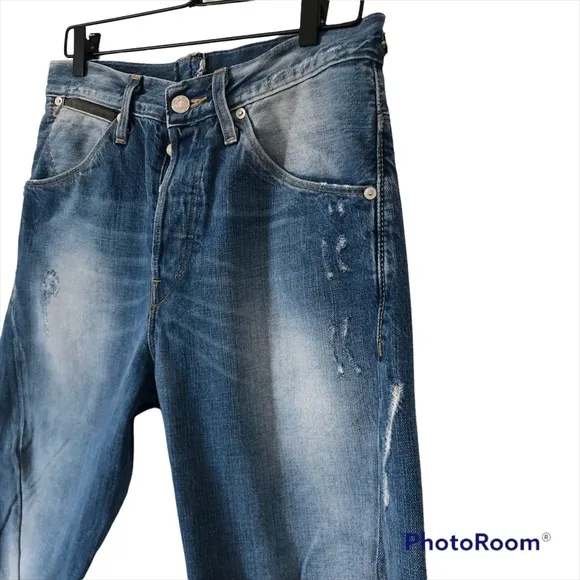 Women’s Levi’s engineered denim 30 x 29